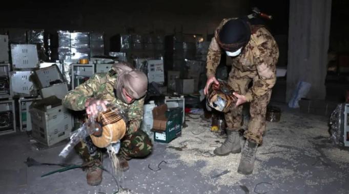 Esad ailesi uyuşturucu üretmek için cips fabrikasını kullandı