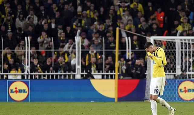 Fenerbahçe'de Mert Müldür, Athletic Bilbao maçında kırmızı kart gördü