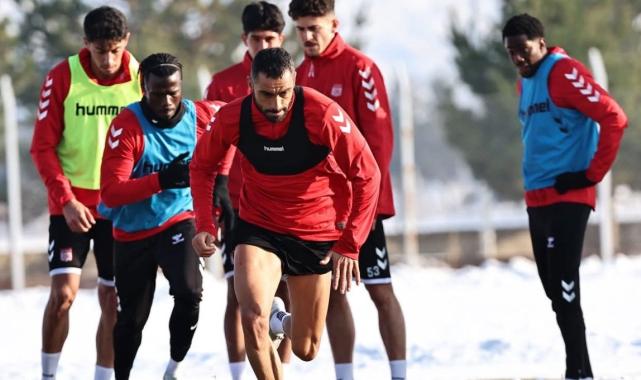 Galatasaray maçı öncesinde Sivasspor'a tatlı ikramı