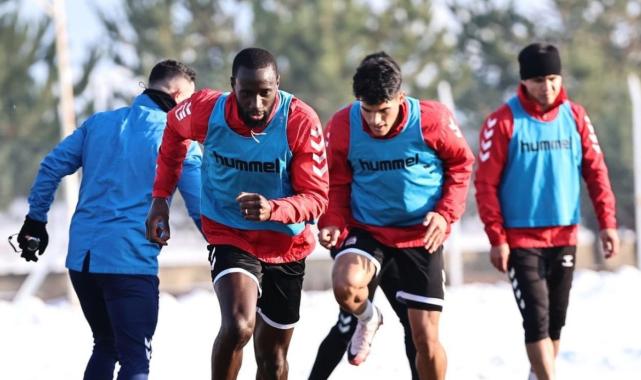 Galatasaray maçı öncesinde Sivasspor'a tatlı ikramı