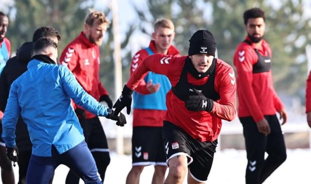 Galatasaray maçı öncesinde Sivasspor'a tatlı ikramı