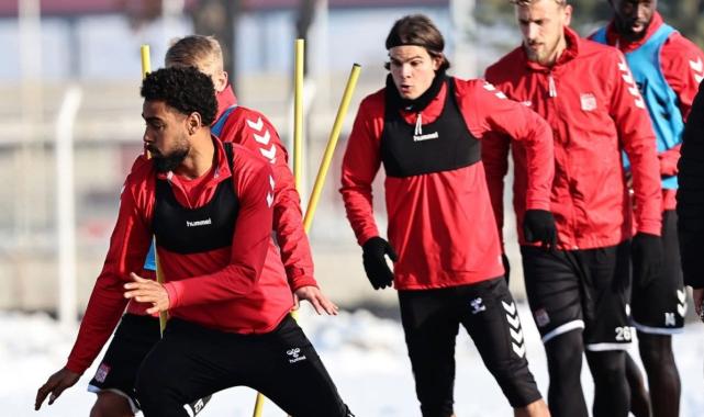 Galatasaray maçı öncesinde Sivasspor'a tatlı ikramı