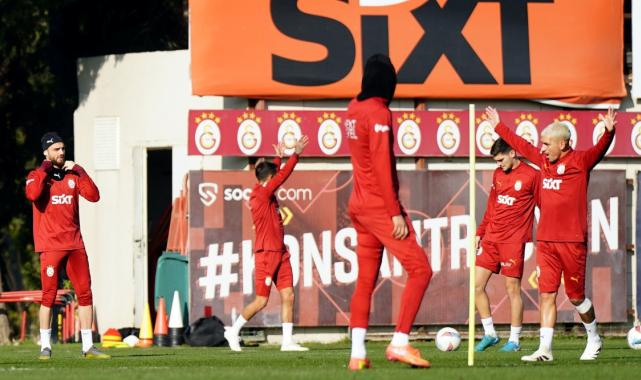 Galatasaray yönetimi tam kadro idmanı takip etti