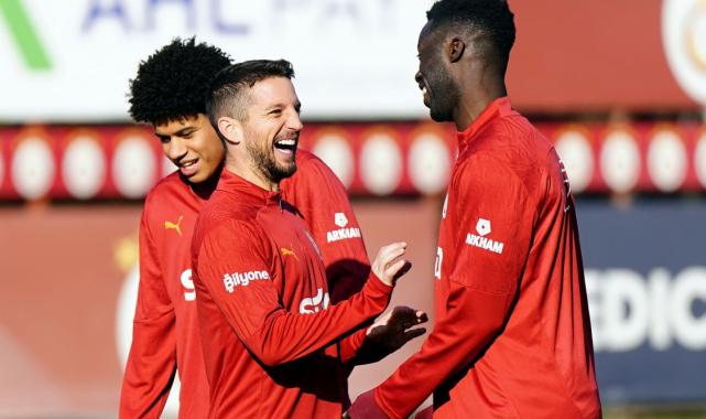 Galatasaray yönetimi tam kadro idmanı takip etti