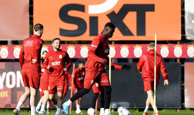 Galatasaray yönetimi tam kadro idmanı takip etti