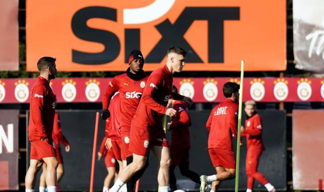 Galatasaray yönetimi tam kadro idmanı takip etti