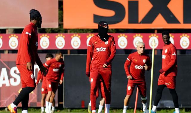 Galatasaray yönetimi tam kadro idmanı takip etti