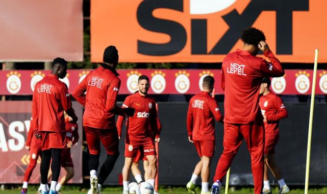 Galatasaray yönetimi tam kadro idmanı takip etti