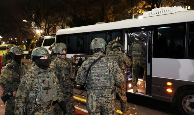 Güney Kore'de sıkıyönetim krizi: Parlamento reddeti, asker geri çekildi