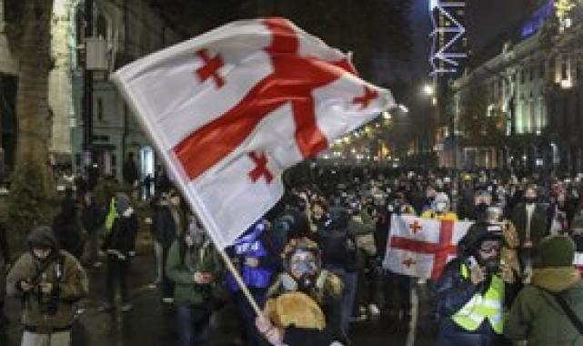 Gürcistan'da cumhurbaşkanlığı seçimlerini kaybeden Zurabişvili, görevi bırakmıyor