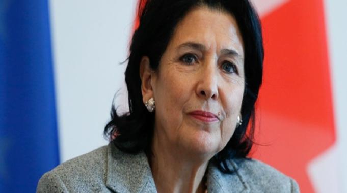 Gürcistan'da cumhurbaşkanlığı seçimlerini kaybeden Zurabişvili, görevi bırakmıyor