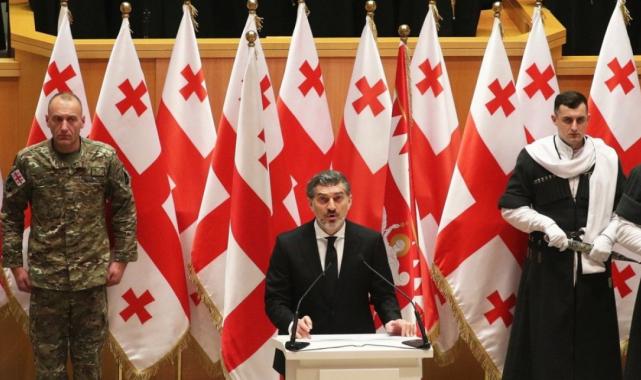 Gürcistan'da yeni Cumhurbaşkanı Kavelaşvili protestoların gölgesinde yemin etti
