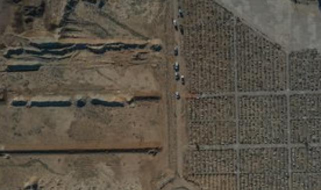 Hafız Esad'ın heykeli, Emevi Meydanı'nda sürüklendi