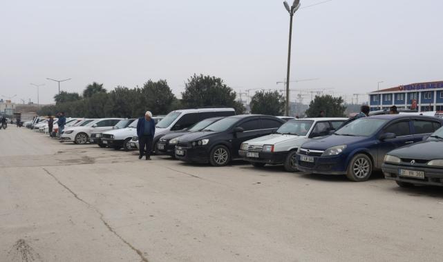 Hatay'da Suriyeliler araçlarını piyasa altında satıyor