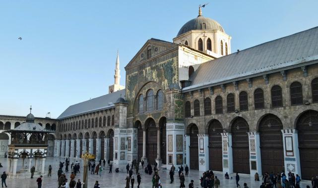 HTŞ lideri Muhammed El Colani, Emevi Camii'ni ziyaret etti