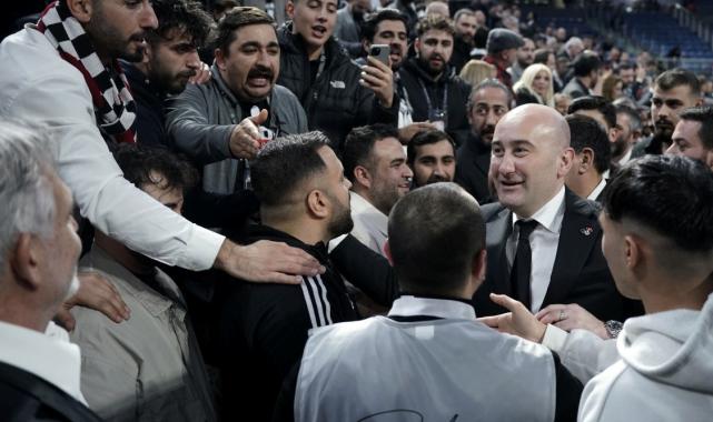 Hüseyin Yücel salondan ayrıldı: Adalı'yı tebrik etti