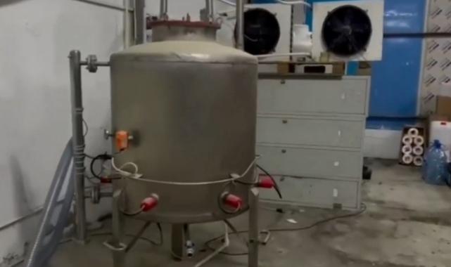 İstanbul'da ÇENGEL-8 operasyonu: 28 bin 400 litre sahte alkol ele geçirildi