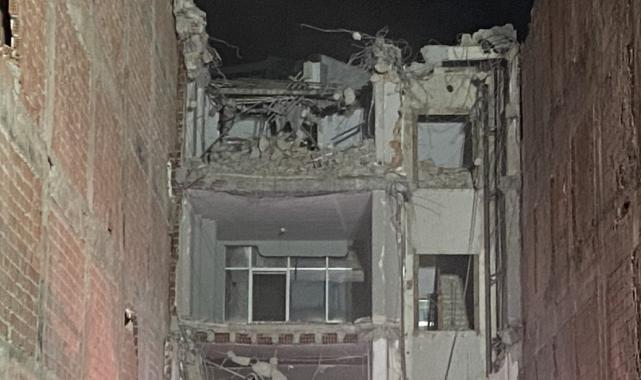 İstanbul'da çöken binanın altında kalan işçiyi kurtarma çalışmaları devam ediyor