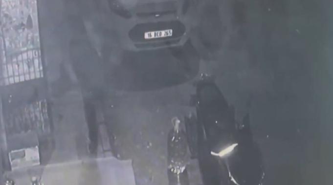 İstanbul'da kıraathaneyi kurşunlayıp kaçtılar