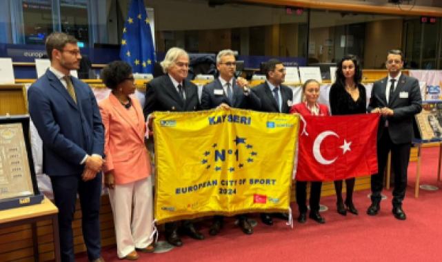 Kayseri Büyükşehir'e Altın Bayrak