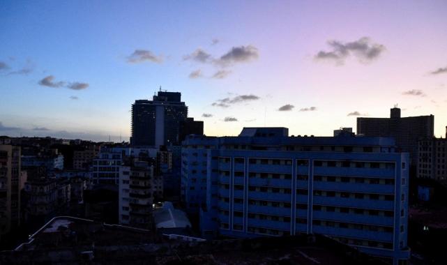 Küba'da milyonlarca insan yine elektriksiz kaldı: Türk gemileri enerji üretmeye başladı