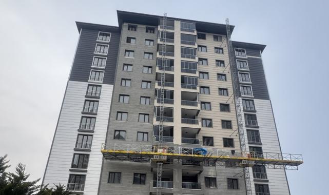 Malatya'da inşaat iskelesinden düşen 3 işçi yaşam savaşı veriyor