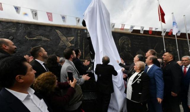 Manisa'da CHP'li Yunusemre Belediyesi'nden heykel açılışı