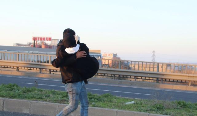 Manisa'da işçi servisi ile tır çarpıştı: 22 yaralı