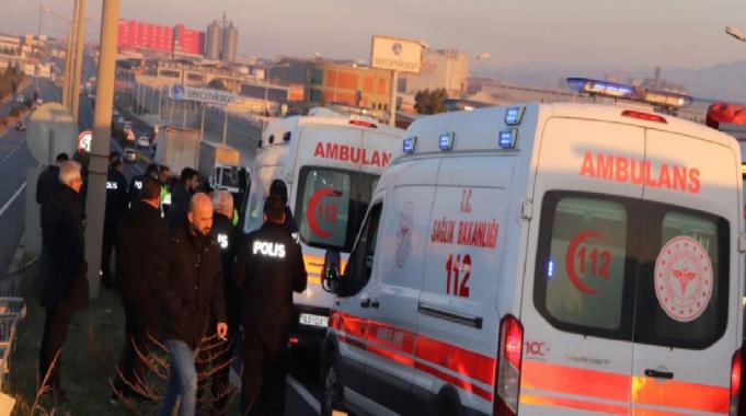 Manisa'da işçi servisi ile tır çarpıştı: 22 yaralı