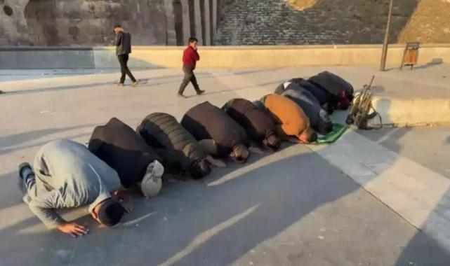 Muhaliflerden Halep Kalesi'nde şükür secdesi! HTŞ lideri el-Cevlani görüntülendi