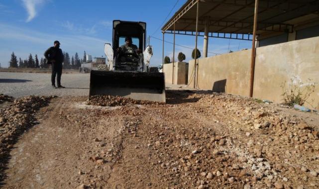 Münbiç'e giden yolların onarımına başlandı!