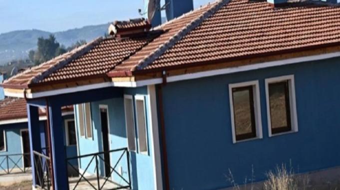 Osmaniye'de depremzedelere inşa edilen 20 köy evi sahiplerini buldu