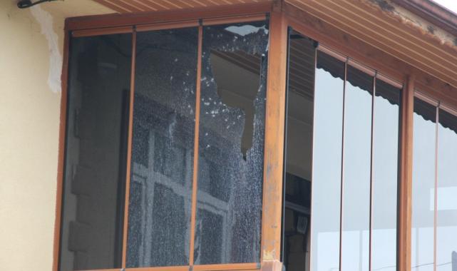 Sakarya'da annesinin horozlarını komşuya verdiğini duyunca dehşet saçan şahıs serbest bırakıldı