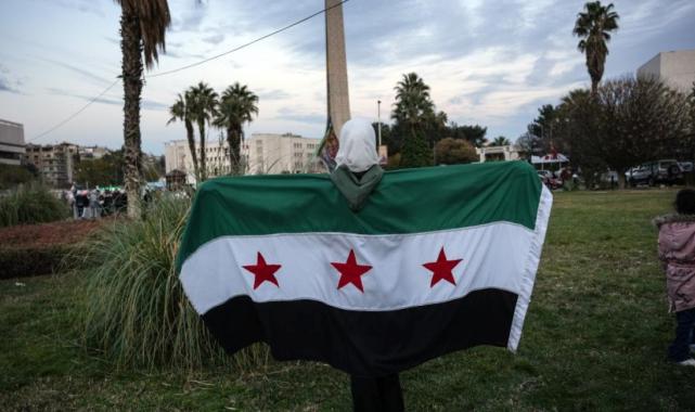 Şam'da Esed rejiminin devrilmesi coşkuyla kutlandı