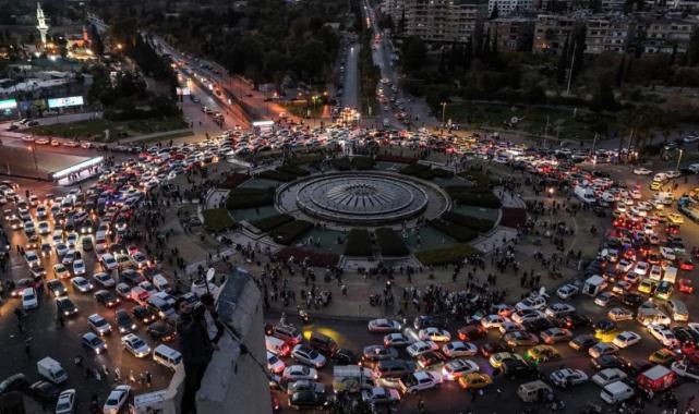 Şam'da Esed rejiminin devrilmesi coşkuyla kutlandı
