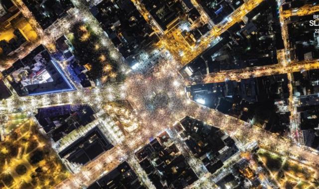 Sırbistan'da onbinlerce katılımcı ile protesto! Ülke tarihine geçti