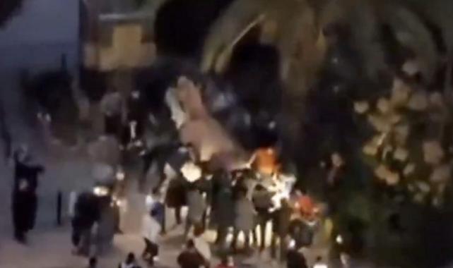 Suriye'de ilk Beşar Esad heykeli yıkıldı