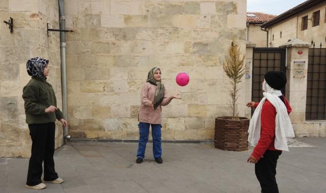 Suriyeli çocuklardan Esad'ın devrilmesi sonrası ülkelerine dönüş sevinci