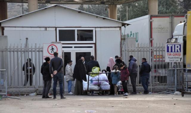 Suriyelilerin ülkelerine geçişleri sürüyor