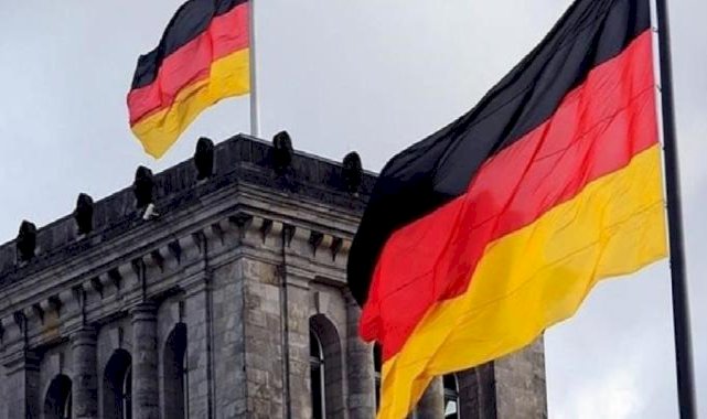 Almanya, Suriyelilerin iltica başvurularını dondurdu