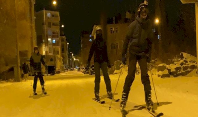 Ardahan sokaklarında kayak heyecanı