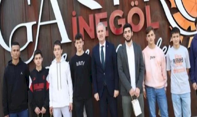 Bursa İnegöl'de Başkan Taban, dünya şampiyonlarını ağırladı