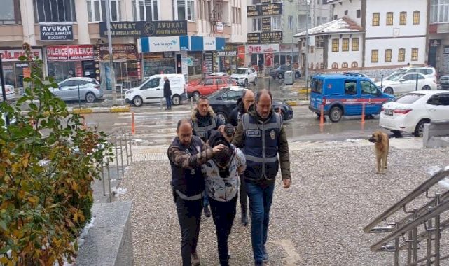 Çorum'da 2 şüpheli yaşlı çifti 5 milyon TL dolandırdı