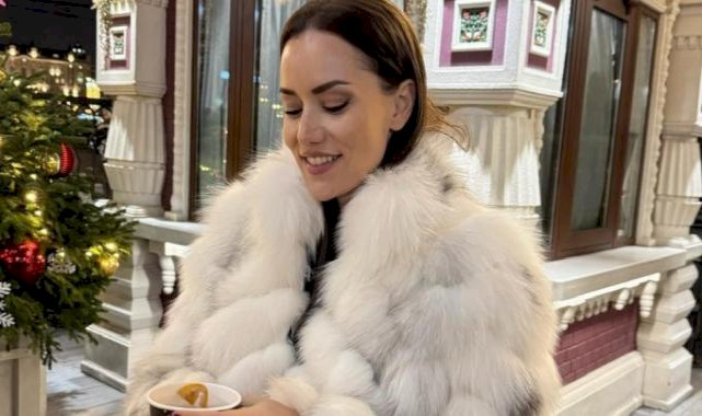 Fahriye Evcen ile Burak Özçivit Rusya'ya gitti! Ünlü çiftin tatil karelerine yorum yağdı