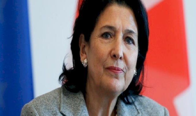 Gürcistan'da cumhurbaşkanlığı seçimlerini kaybeden Zurabişvili, görevi bırakmıyor