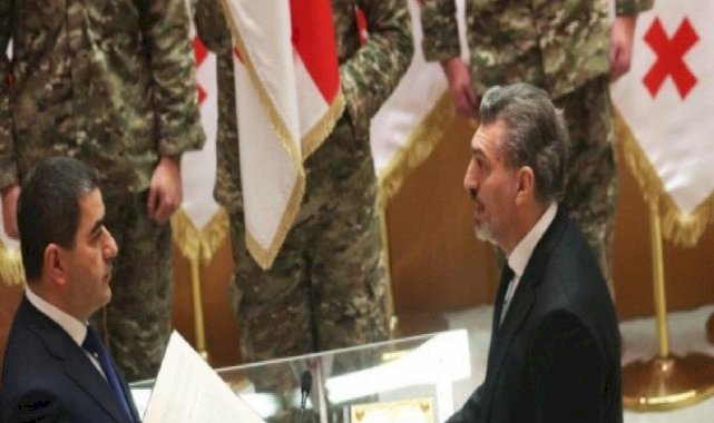 Gürcistan'da yeni Cumhurbaşkanı Kavelaşvili protestoların gölgesinde yemin etti