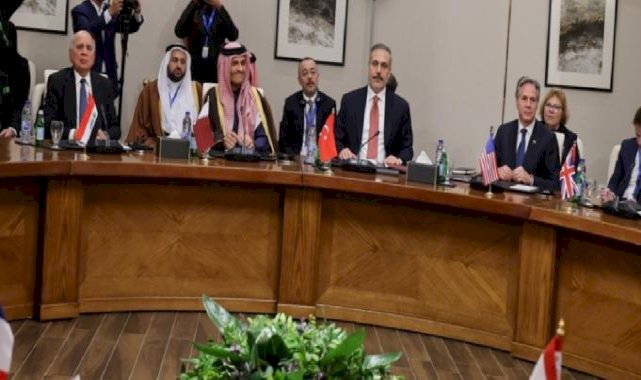 Hakan Fidan Ürdün'de Suriye Zirvesi'ne katıldı