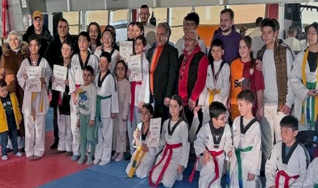 Kayseri Talas'ta tekvandocular kuşak taktı