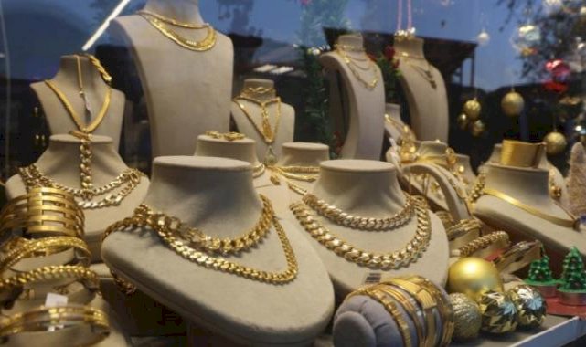 Suriyelilerin dönüş hazırlığı sürüyor: Yeni yaşamları için altınlarını bozduruyorlar