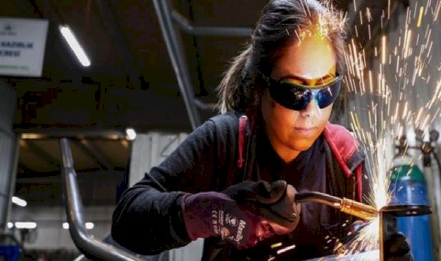 TÜİK: Kadınlar erkeklere göre daha az kazanıyor